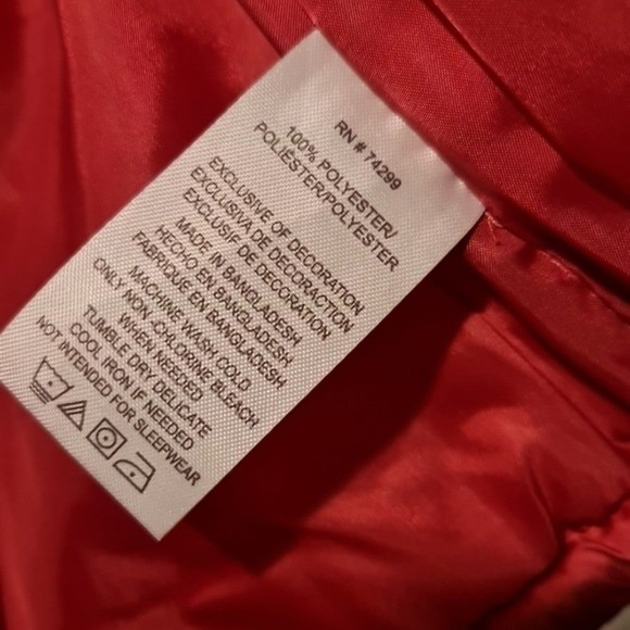 SOLD!! Toddler/girls Sz 6 DKNY Puffer Hooded Vest NWTs - Picture 5 of 6